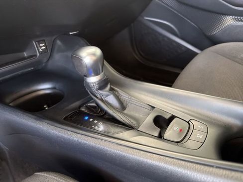 Used 2018 Toyota C-HR XLE FWD image 25