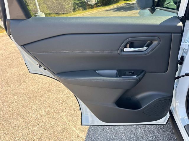 New 2026 Nissan Rogue Dark Armor AWD/4WD image 15