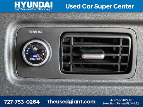Used 2025 Hyundai Santa Fe Limited FWD image 17