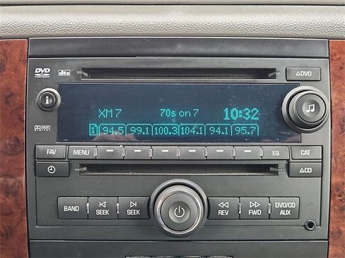 Used 2014 Chevrolet Suburban LT w/ Luxury Package image 13