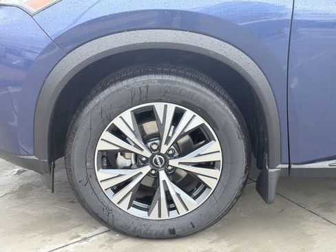 Certified 2023 Nissan Rogue SV image 33