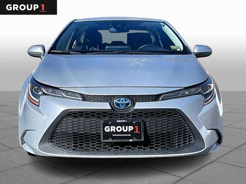 Certified 2022 Toyota Corolla LE w/ Premium Interior Package image 4