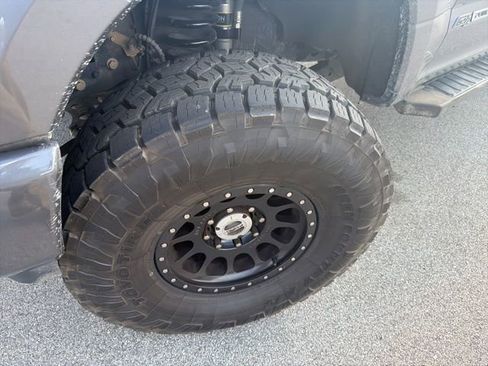 Used 2022 Ford F250 Lariat w/ Black Appearance Package image 6