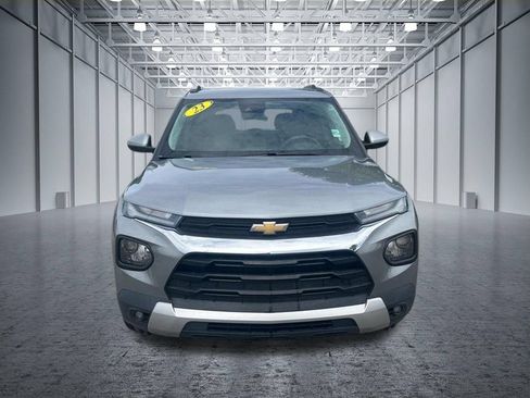 Used 2023 Chevrolet TrailBlazer LT FWD image 2