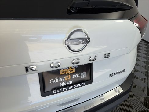 Used 2023 Nissan Rogue SV AWD/4WD image 15