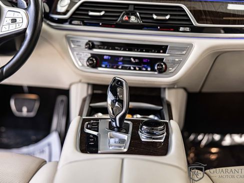 Used 2021 BMW 750i xDrive w/ Executive Package AWD/4WD image 43