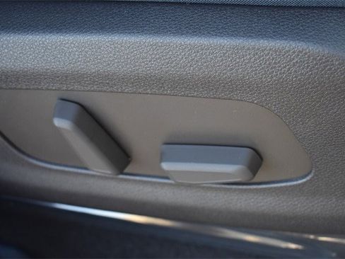 New 2026 Kia Carnival EX image 12