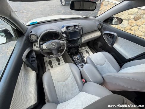 Used 2014 Toyota RAV4 EV image 21