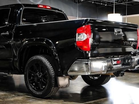 Used 2019 Toyota Tundra SR5 w/ SR5 Upgrade Package AWD/4WD image 17
