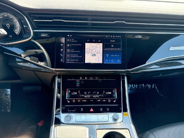 Used 2025 Audi Q8 Premium Plus w/ Premium Plus Package AWD/4WD image 23