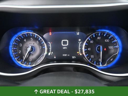 Used 2024 Chrysler Pacifica Touring-L image 41