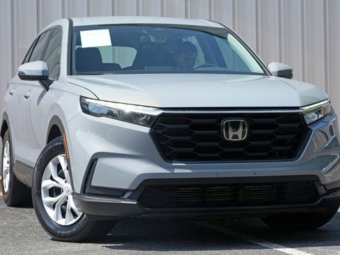 Used 2024 Honda CR-V LX image 2
