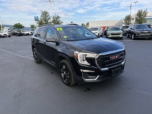 Used 2023 GMC Terrain SLE w/ Driver Convenience Package AWD/4WD image 1