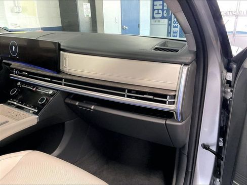 Used 2024 Hyundai Santa Fe Limited AWD/4WD image 13
