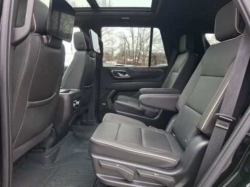 Used 2022 GMC Yukon SLT w/ SLT Premium Package image 10