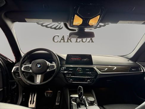 Used 2019 BMW 530e w/ M Sport Package image 10