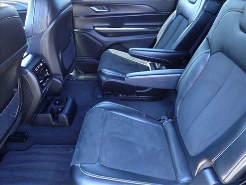 Used 2024 Jeep Grand Cherokee L Laredo AWD/4WD image 10