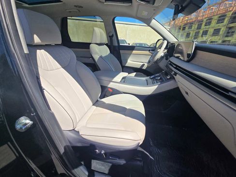 Used 2024 Hyundai Palisade Limited image 11