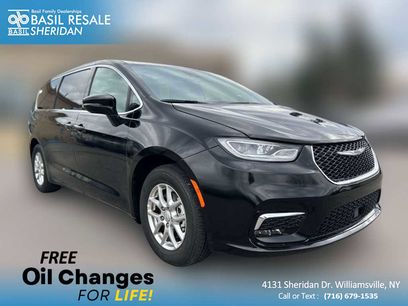 Used 2026 Chrysler Pacifica Select