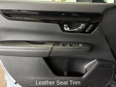 Used 2025 Honda CR-V EX-L image 10