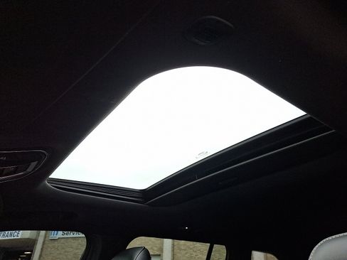 Used 2023 Jeep Grand Cherokee Altitude image 15