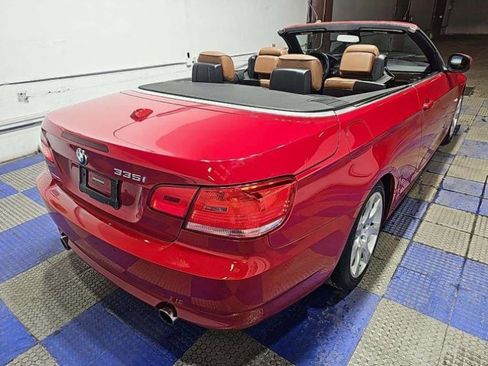 Used 2010 BMW 335i Convertible image 2