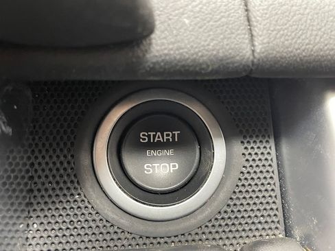 Used 2019 Land Rover Range Rover Sport Supercharged AWD/4WD image 31