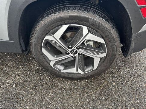Used 2023 Hyundai Tucson Limited w/ Cargo Package AWD/4WD image 16