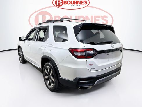 Used 2023 Honda Pilot Elite image 11