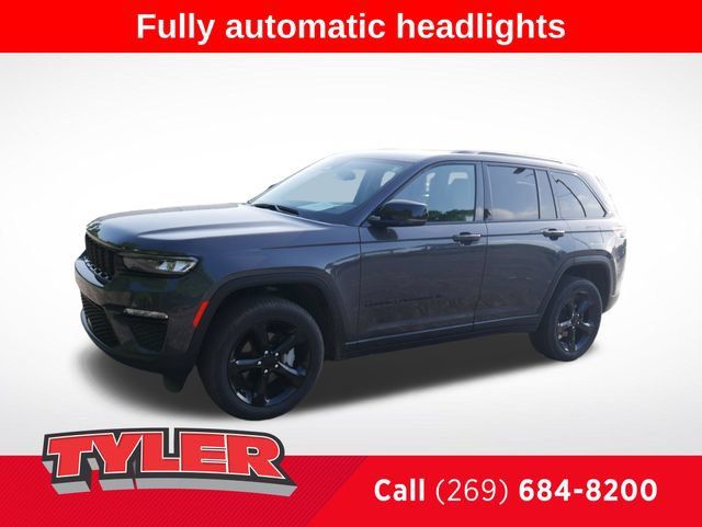 Certified 2024 Jeep Grand Cherokee Limited w/ Black Appearance Package AWD/4WD image 3
