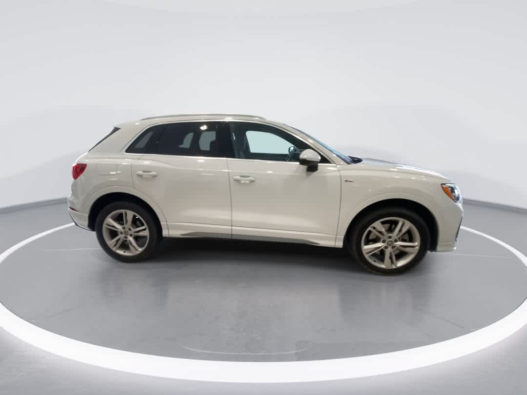 Used 2020 Audi Q3 2.0T Premium w/ Convenience Package AWD/4WD image 9