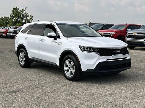 Used 2023 Kia Sorento LX FWD image 6