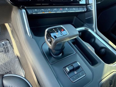 Used 2025 GMC Sierra 1500 Denali w/ Denali Reserve Package AWD/4WD image 20