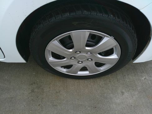 Used 2016 Toyota Corolla LE image 15