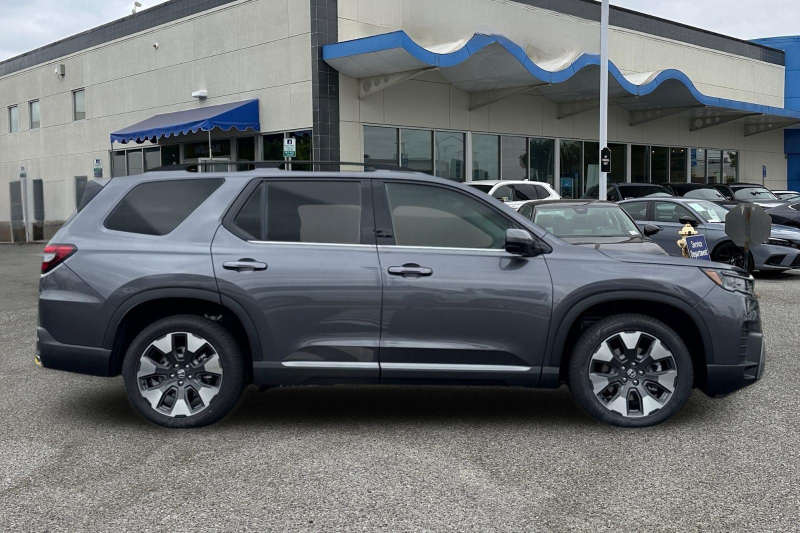 New 2026 Honda Pilot Touring image 7