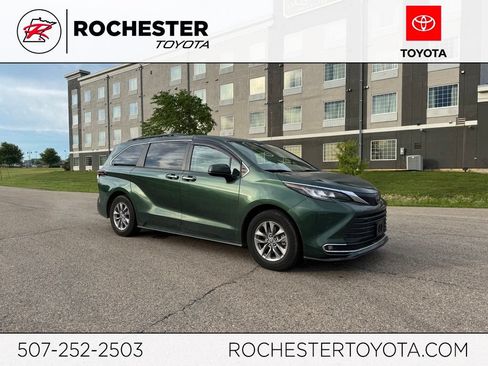 Used 2022 Toyota Sienna XLE w/ XLE Plus Package AWD/4WD image 1