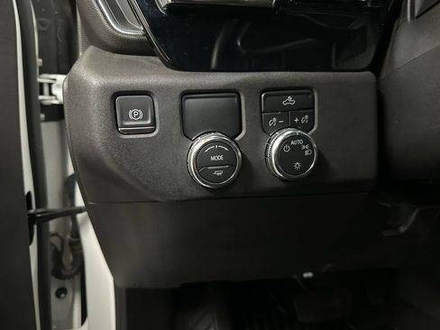 Used 2024 GMC Sierra 1500 SLE image 35