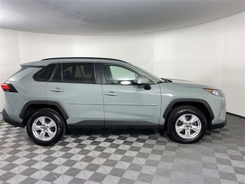 Used 2021 Toyota RAV4 XLE w/ Convenience Package image 10