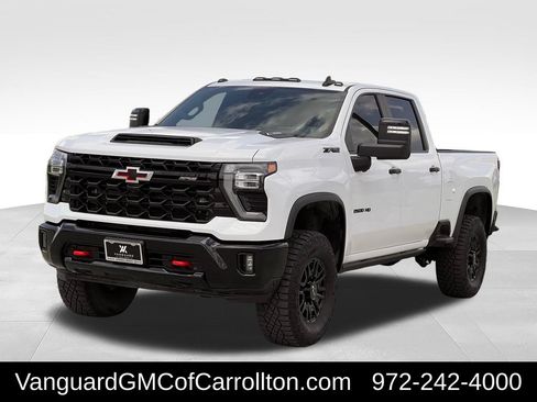 Used 2024 Chevrolet Silverado 2500 ZR2 w/ Technology Package AWD/4WD image 8