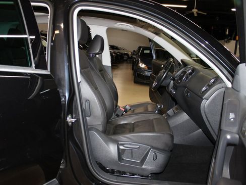 Used 2017 Volkswagen Tiguan Wolfsburg Edition image 15