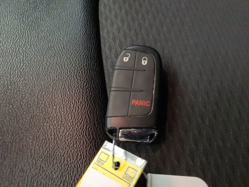 Used 2025 Jeep Compass Latitude image 26