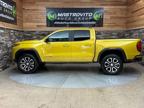 Used 2023 GMC Canyon AT4 w/ AT4 Premium Package image 6