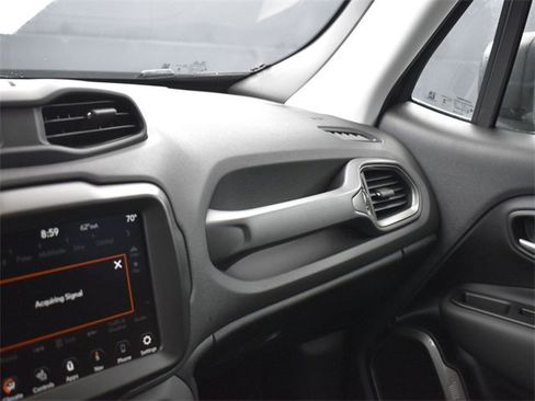 Used 2023 Jeep Renegade Latitude w/ Premium Group image 33