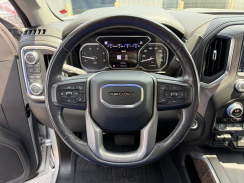Used 2020 GMC Sierra 2500 Denali w/ Denali Ultimate Package AWD/4WD image 18