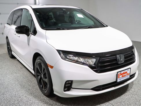 Used 2023 Honda Odyssey Sport image 5
