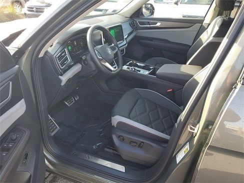 Certified 2025 Volkswagen Atlas Peak Edition SE image 19