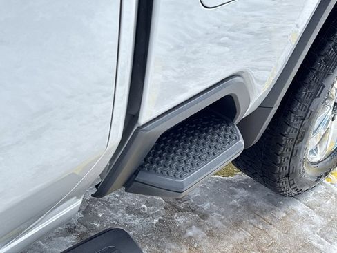 Used 2022 Chevrolet Silverado 2500 LTZ w/ LTZ Plus Package image 15