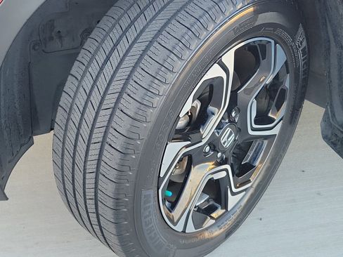 Used 2019 Honda CR-V Touring image 11