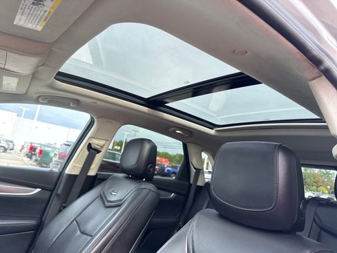 Certified 2018 Cadillac XT5 Premium Luxury image 14