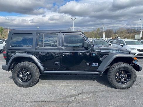 Certified 2024 Jeep Wrangler Unlimited AWD/4WD image 8